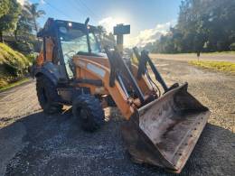 CASE - RETROESCAVADEIRA 4x4 - 2012/2012 - Amarela - R$ 240.000,00