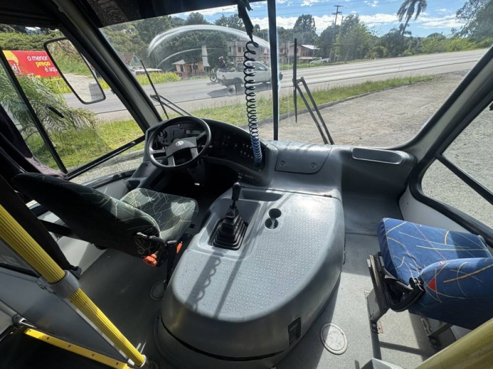 NEOBUS - THUNDER + - 2009/2010 - Branca - R$ 120.000,00