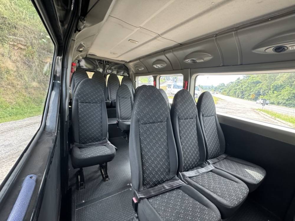 RENAULT - MASTER - 2016/2017 - Preta - R$ 160.000,00