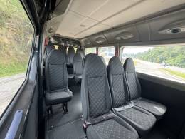 RENAULT - MASTER - 2016/2017 - Preta - R$ 160.000,00