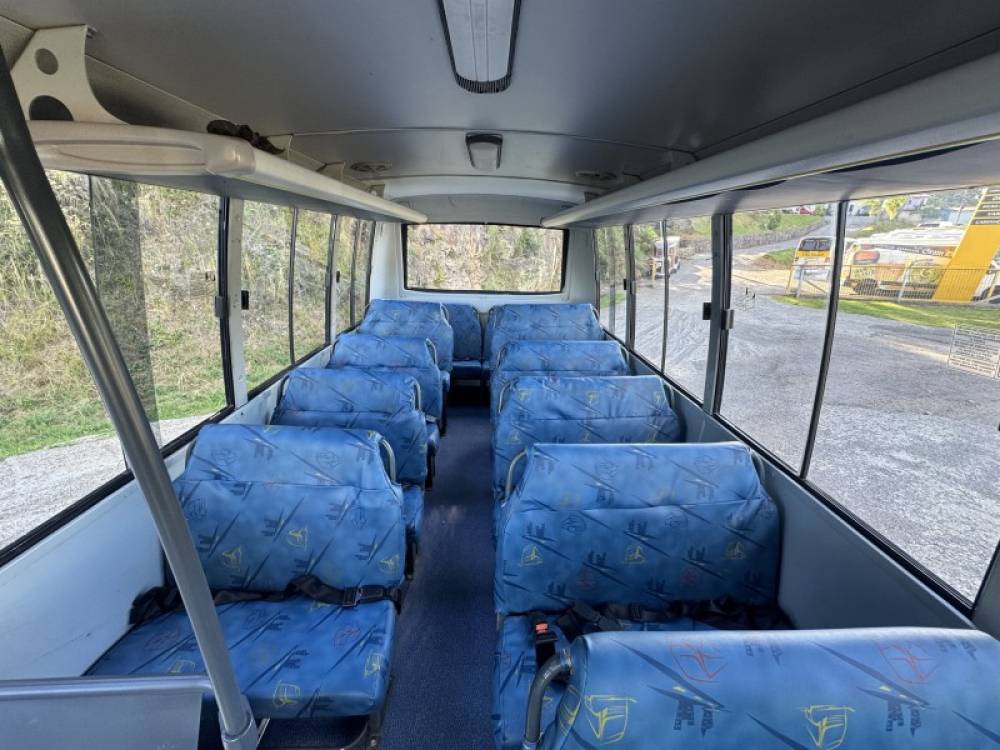 MARCOPOLO - VOLARE - 2014/2015 - Branca - R$ 185.000,00