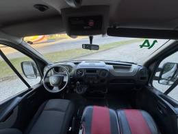 RENAULT - MASTER - 2013/2014 - Prata - R$ 135.000,00