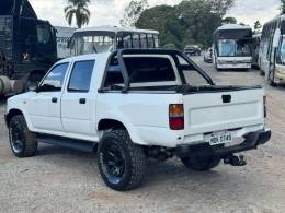 TOYOTA - HILUX - 2003/2003 - Branca - R$ 68.000,00