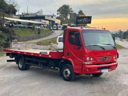 MERCEDES-BENZ - ACCELO 915 - 2011/2011 - Vermelha - R$ 249.990,00