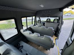 IVECO - DAILY - 2018/2019 - Prata - R$ 175.000,00