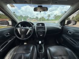 NISSAN - VERSA - 2016/2016 - Branca - R$ 49.900,00
