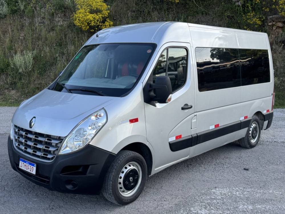 RENAULT - MASTER - 2013/2014 - Prata - R$ 135.000,00