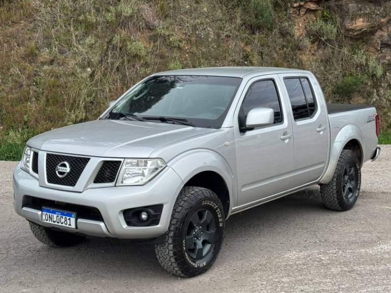 NISSAN - FRONTIER - 2013/2014 - Prata - R$ 84.900,00