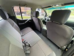 NISSAN - FRONTIER - 2013/2014 - Prata - R$ 84.900,00